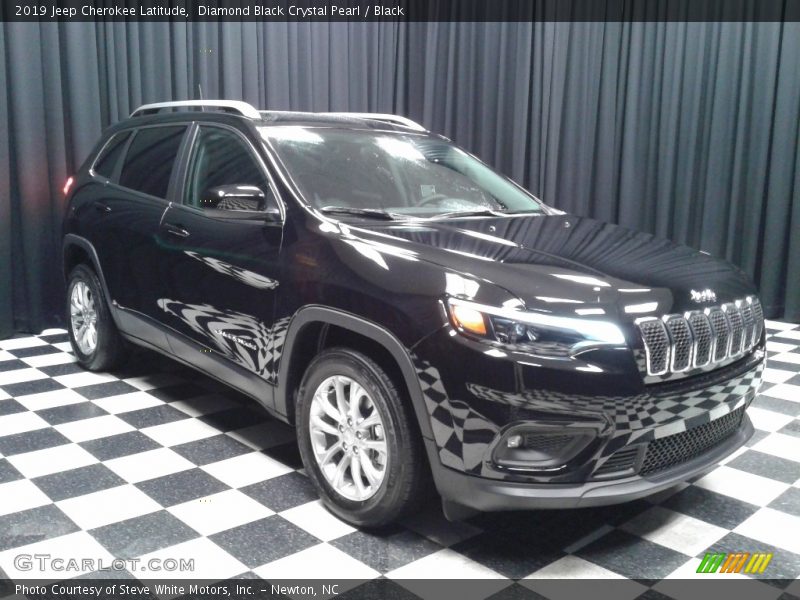 Diamond Black Crystal Pearl / Black 2019 Jeep Cherokee Latitude