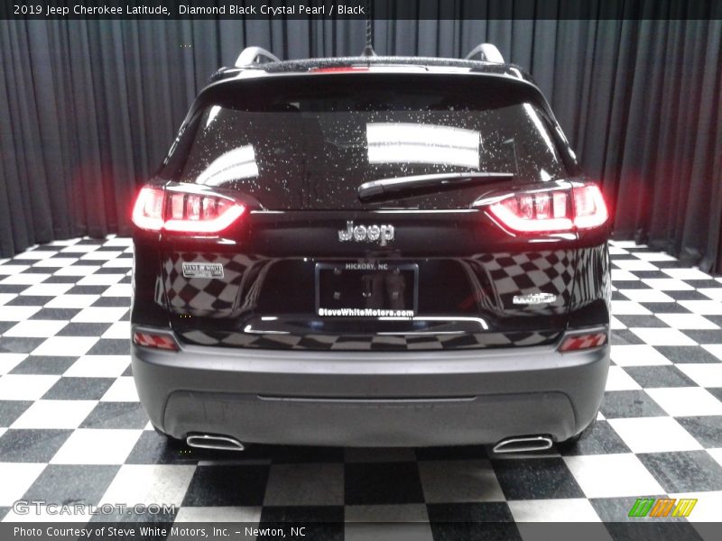 Diamond Black Crystal Pearl / Black 2019 Jeep Cherokee Latitude