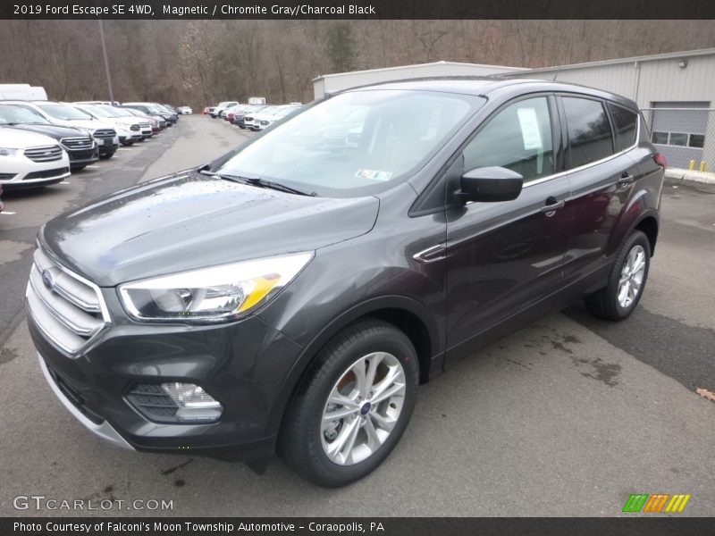 Magnetic / Chromite Gray/Charcoal Black 2019 Ford Escape SE 4WD