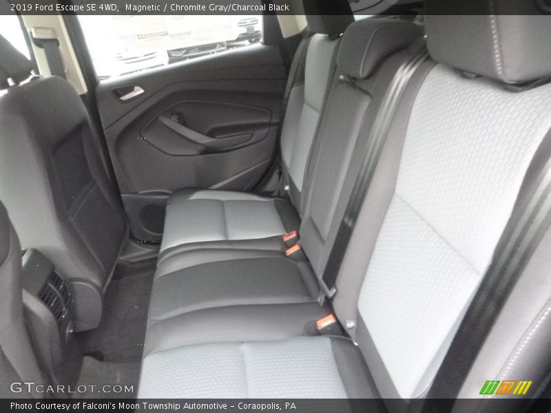 Magnetic / Chromite Gray/Charcoal Black 2019 Ford Escape SE 4WD