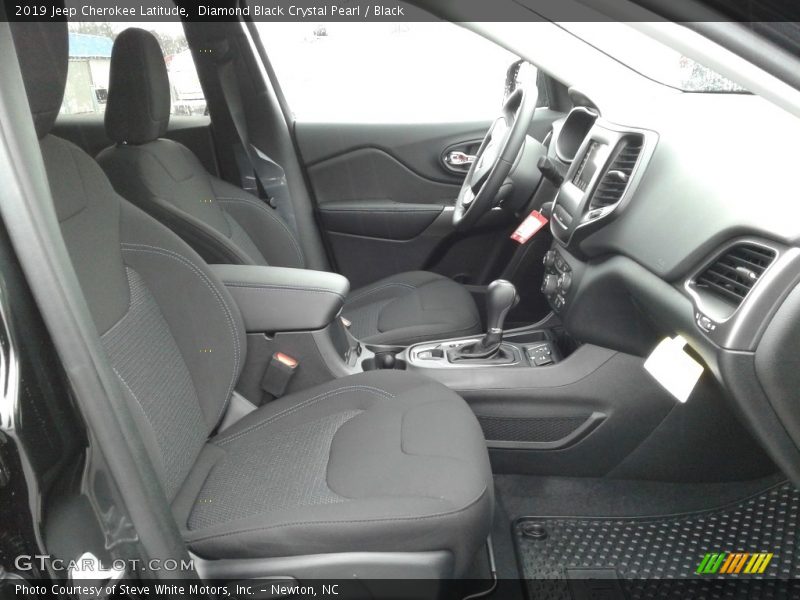 Diamond Black Crystal Pearl / Black 2019 Jeep Cherokee Latitude