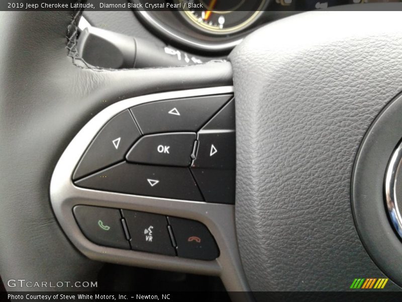 Diamond Black Crystal Pearl / Black 2019 Jeep Cherokee Latitude