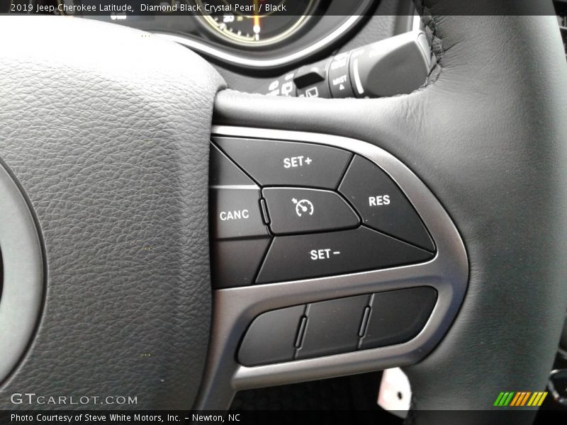 Diamond Black Crystal Pearl / Black 2019 Jeep Cherokee Latitude