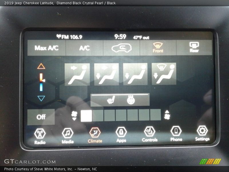 Diamond Black Crystal Pearl / Black 2019 Jeep Cherokee Latitude