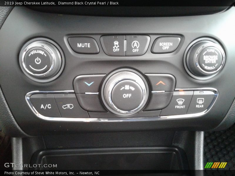 Diamond Black Crystal Pearl / Black 2019 Jeep Cherokee Latitude