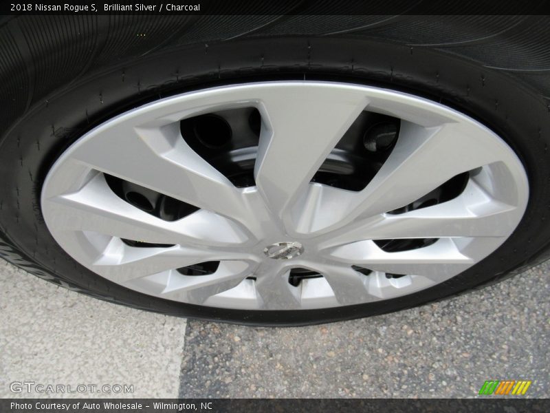 Brilliant Silver / Charcoal 2018 Nissan Rogue S