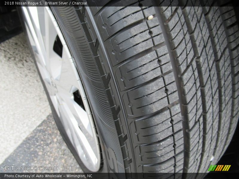 Brilliant Silver / Charcoal 2018 Nissan Rogue S