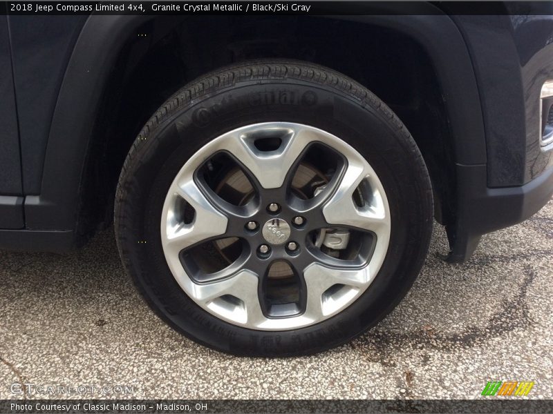 Granite Crystal Metallic / Black/Ski Gray 2018 Jeep Compass Limited 4x4