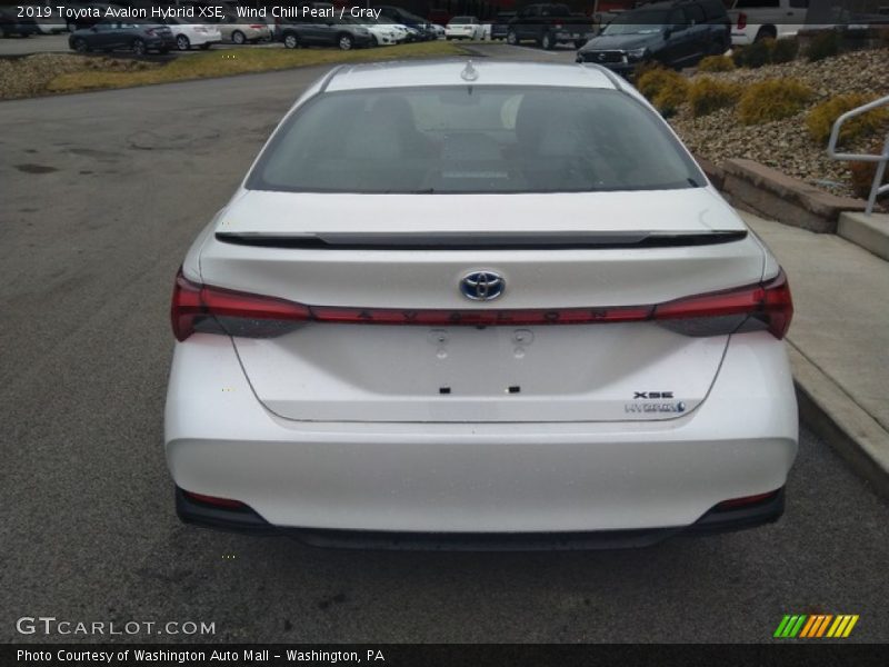 Wind Chill Pearl / Gray 2019 Toyota Avalon Hybrid XSE