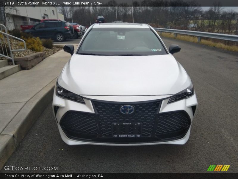 Wind Chill Pearl / Gray 2019 Toyota Avalon Hybrid XSE