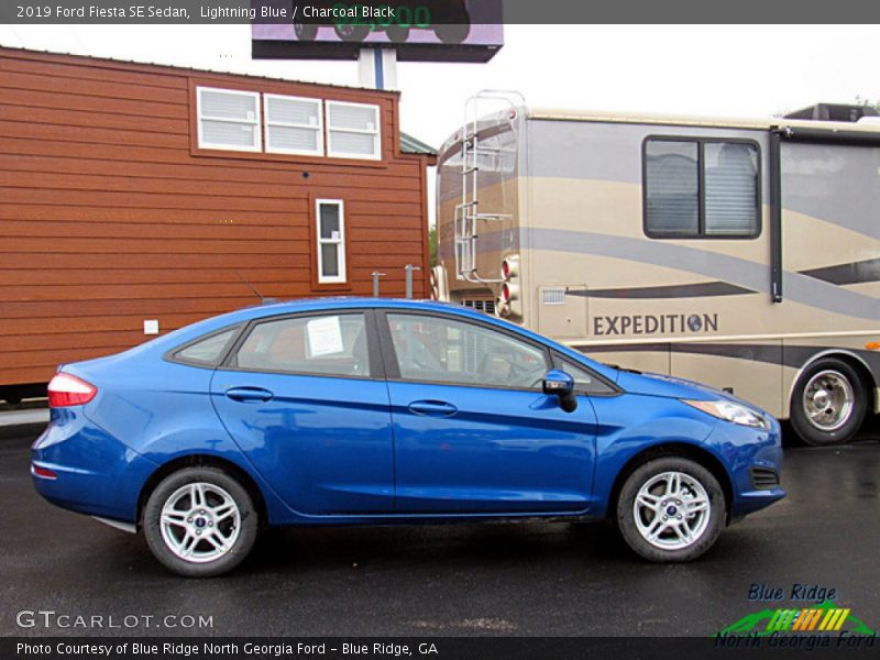 Lightning Blue / Charcoal Black 2019 Ford Fiesta SE Sedan