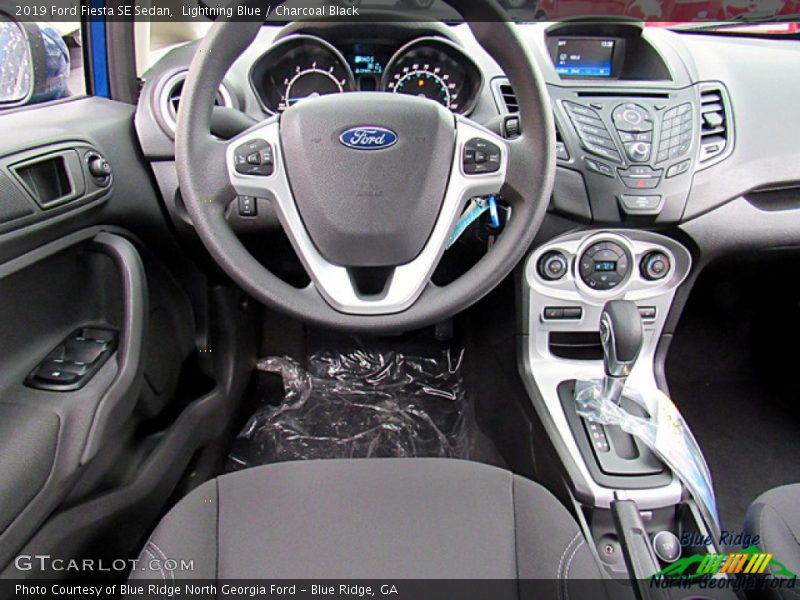 Lightning Blue / Charcoal Black 2019 Ford Fiesta SE Sedan