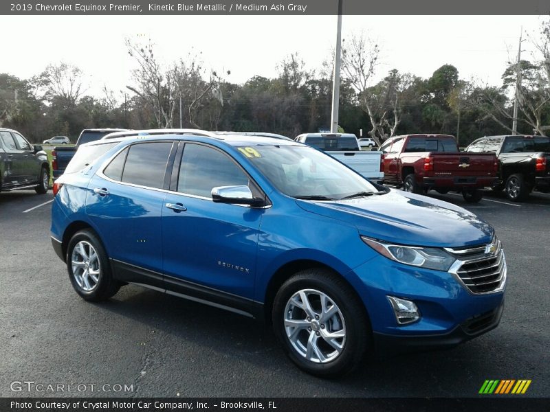 Front 3/4 View of 2019 Equinox Premier
