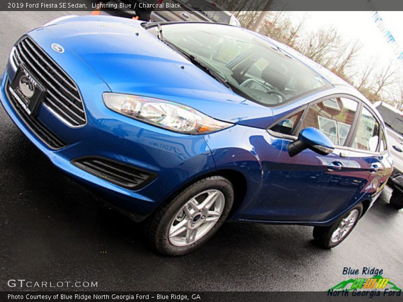 Lightning Blue / Charcoal Black 2019 Ford Fiesta SE Sedan