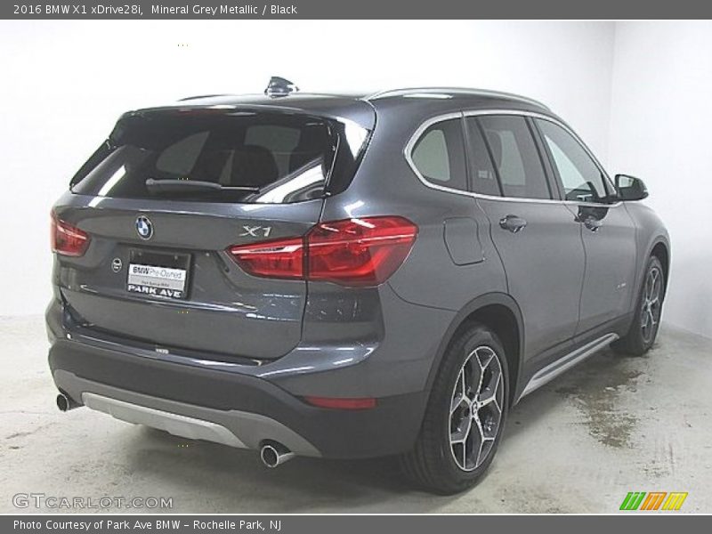 Mineral Grey Metallic / Black 2016 BMW X1 xDrive28i