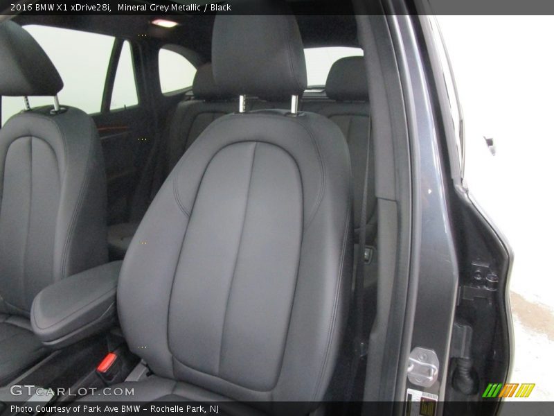 Mineral Grey Metallic / Black 2016 BMW X1 xDrive28i
