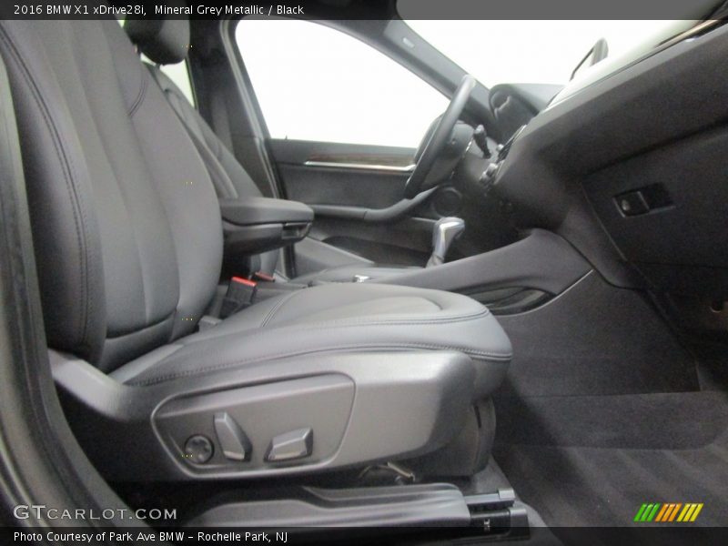 Mineral Grey Metallic / Black 2016 BMW X1 xDrive28i