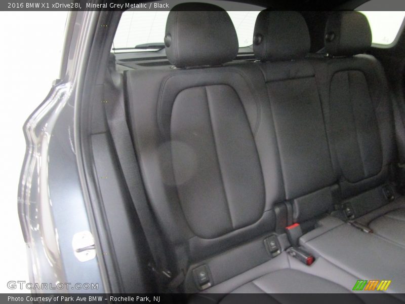 Mineral Grey Metallic / Black 2016 BMW X1 xDrive28i
