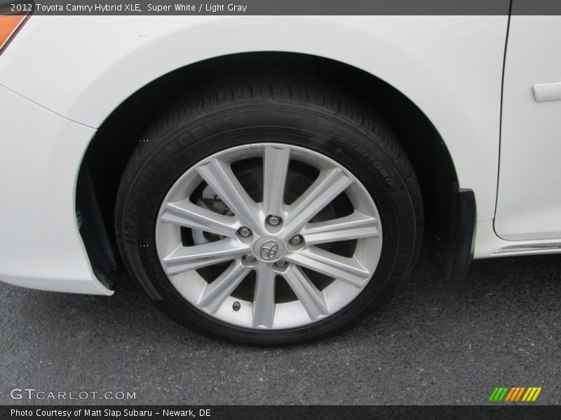 Super White / Light Gray 2012 Toyota Camry Hybrid XLE