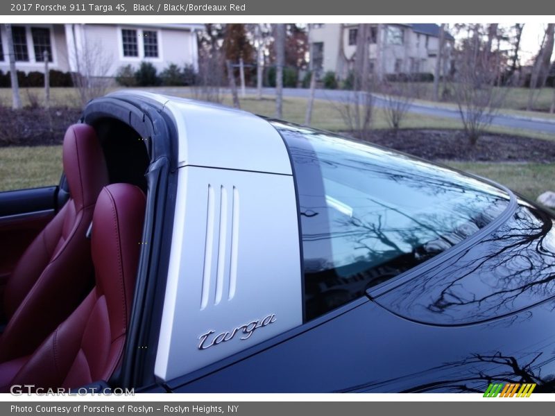  2017 911 Targa 4S Logo