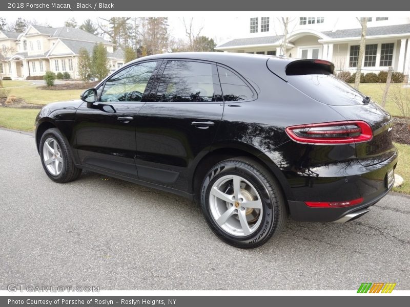 Black / Black 2018 Porsche Macan