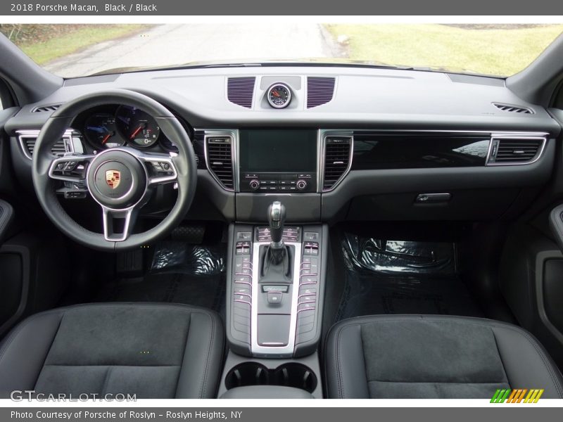 Black / Black 2018 Porsche Macan