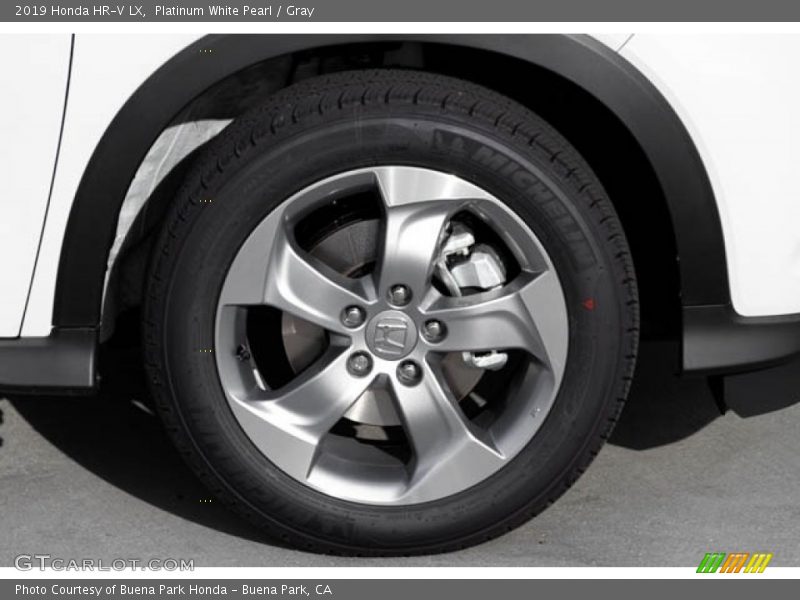 Platinum White Pearl / Gray 2019 Honda HR-V LX