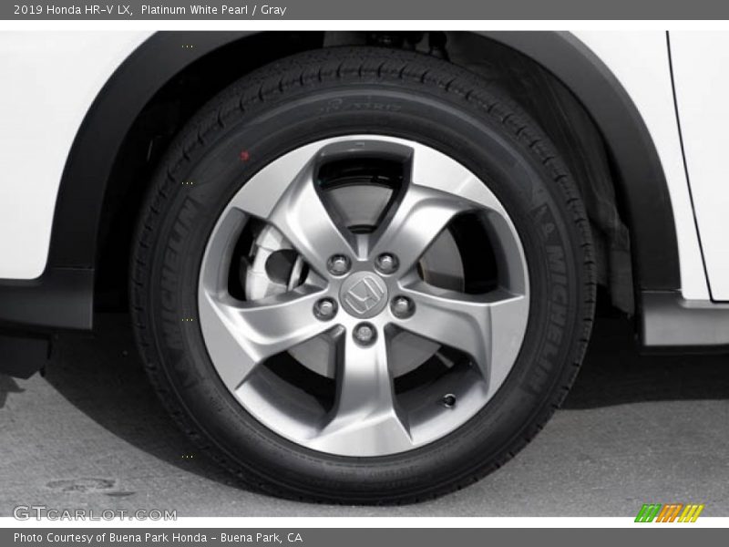 Platinum White Pearl / Gray 2019 Honda HR-V LX