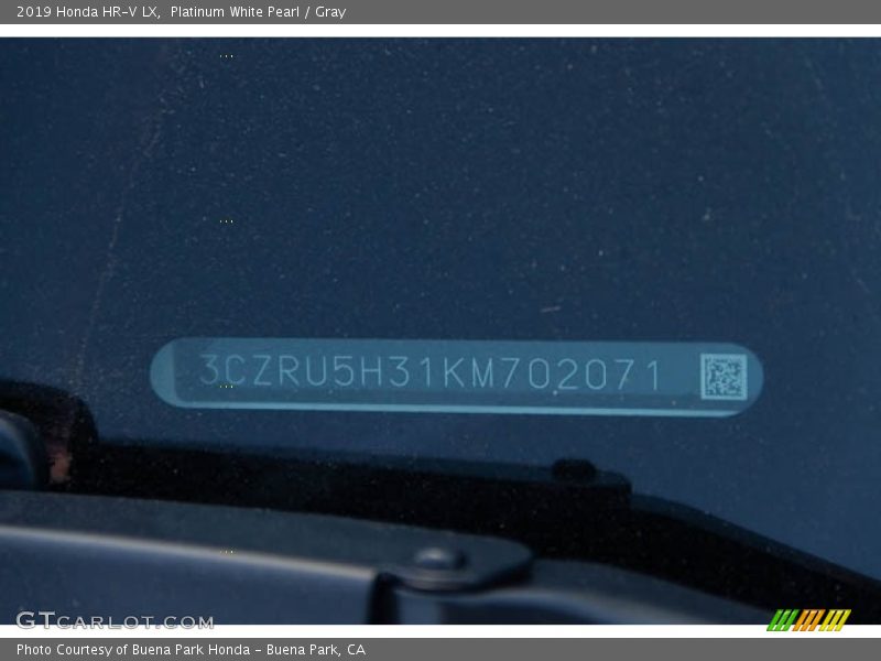 Platinum White Pearl / Gray 2019 Honda HR-V LX