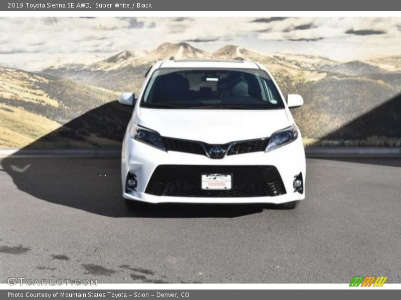 Super White / Black 2019 Toyota Sienna SE AWD