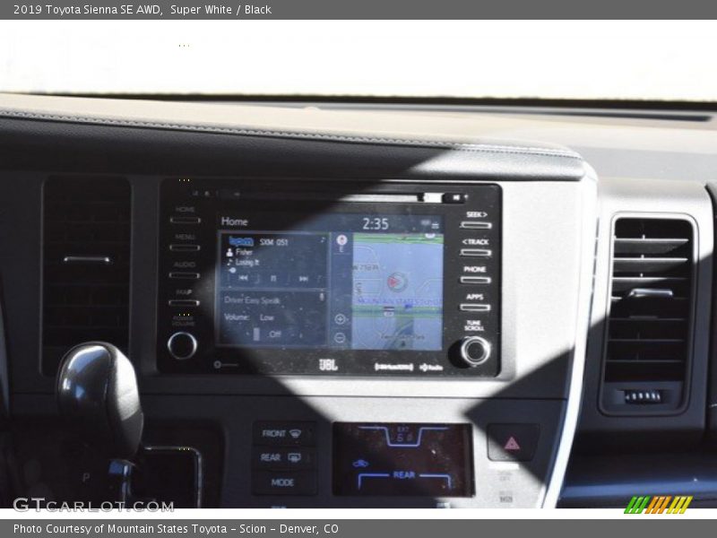 Super White / Black 2019 Toyota Sienna SE AWD