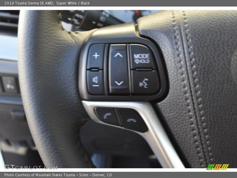 Super White / Black 2019 Toyota Sienna SE AWD