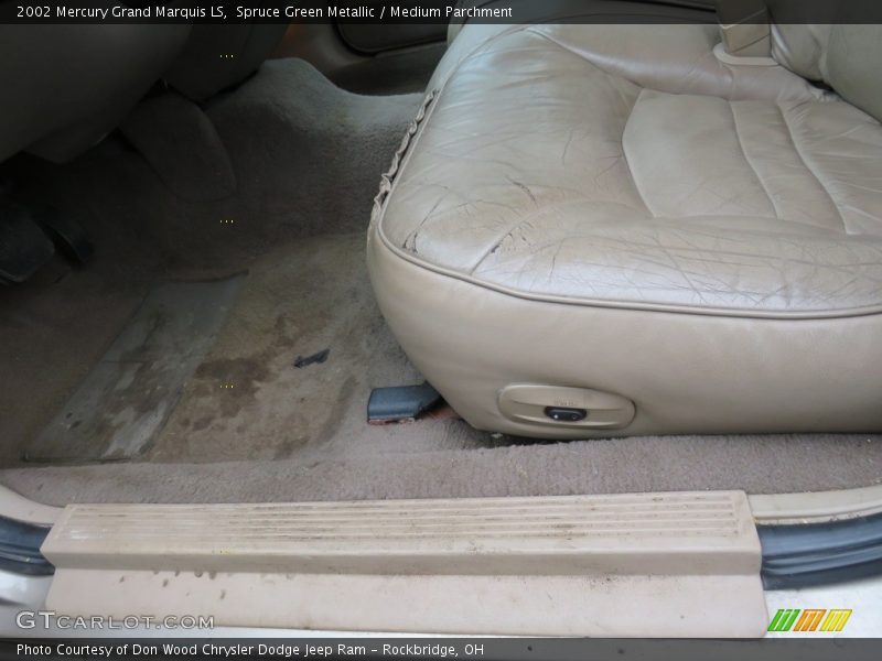 Spruce Green Metallic / Medium Parchment 2002 Mercury Grand Marquis LS