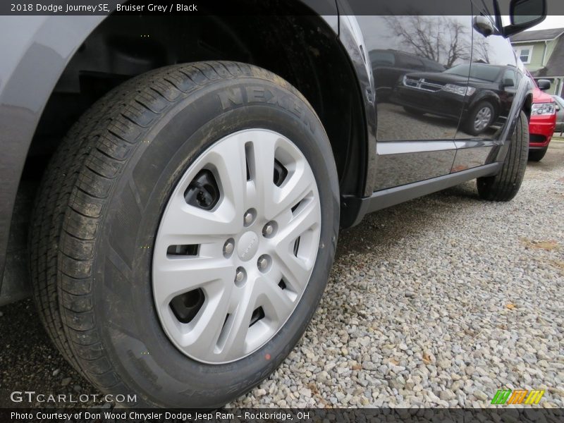 Bruiser Grey / Black 2018 Dodge Journey SE