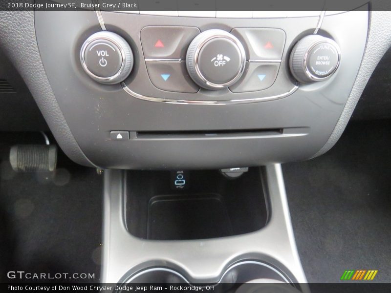 Bruiser Grey / Black 2018 Dodge Journey SE
