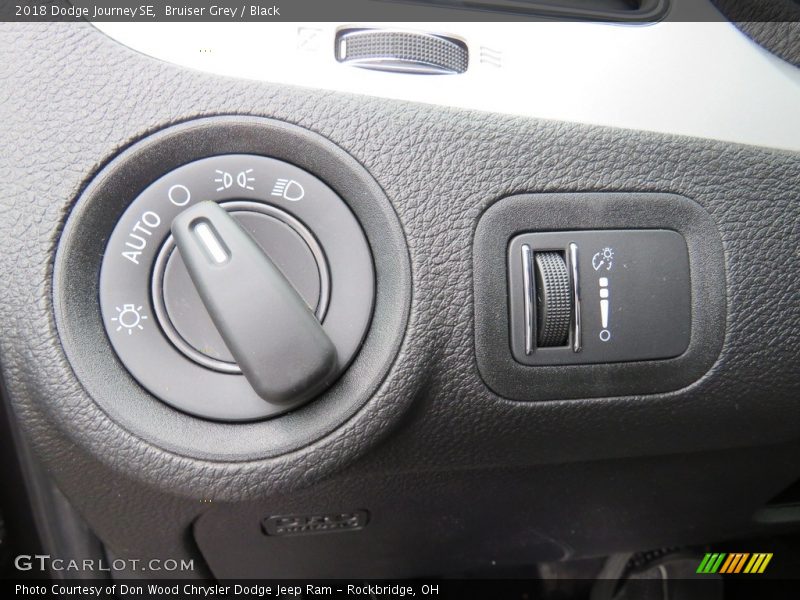 Bruiser Grey / Black 2018 Dodge Journey SE