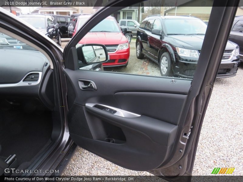 Bruiser Grey / Black 2018 Dodge Journey SE