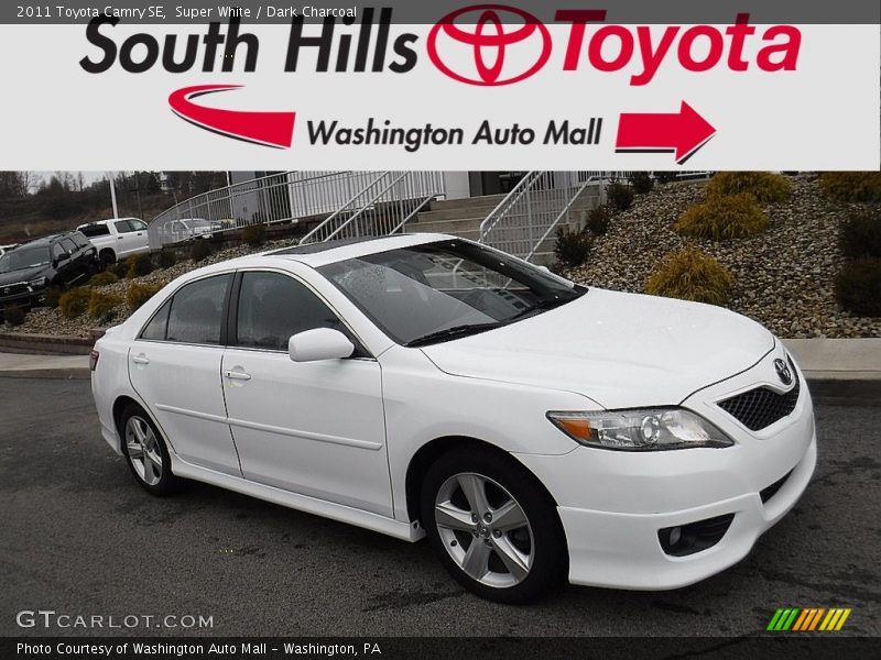 Super White / Dark Charcoal 2011 Toyota Camry SE