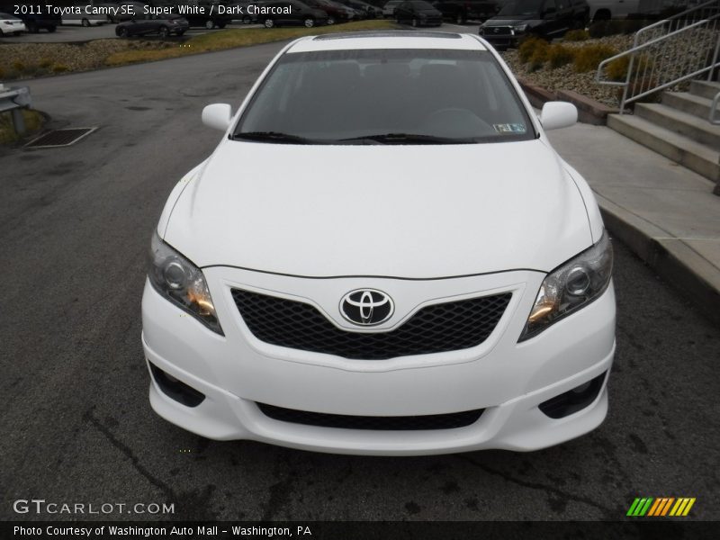 Super White / Dark Charcoal 2011 Toyota Camry SE