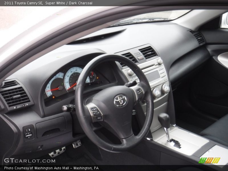 Super White / Dark Charcoal 2011 Toyota Camry SE
