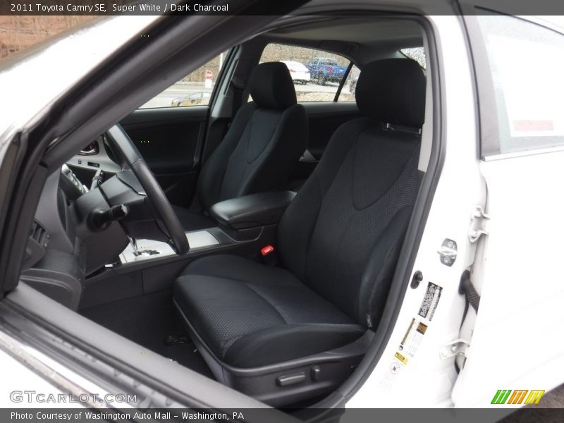 Super White / Dark Charcoal 2011 Toyota Camry SE