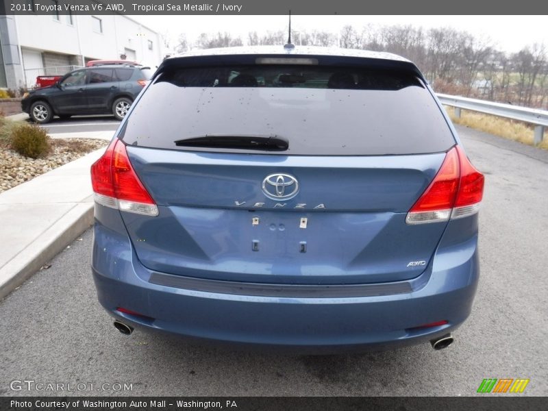 Tropical Sea Metallic / Ivory 2011 Toyota Venza V6 AWD