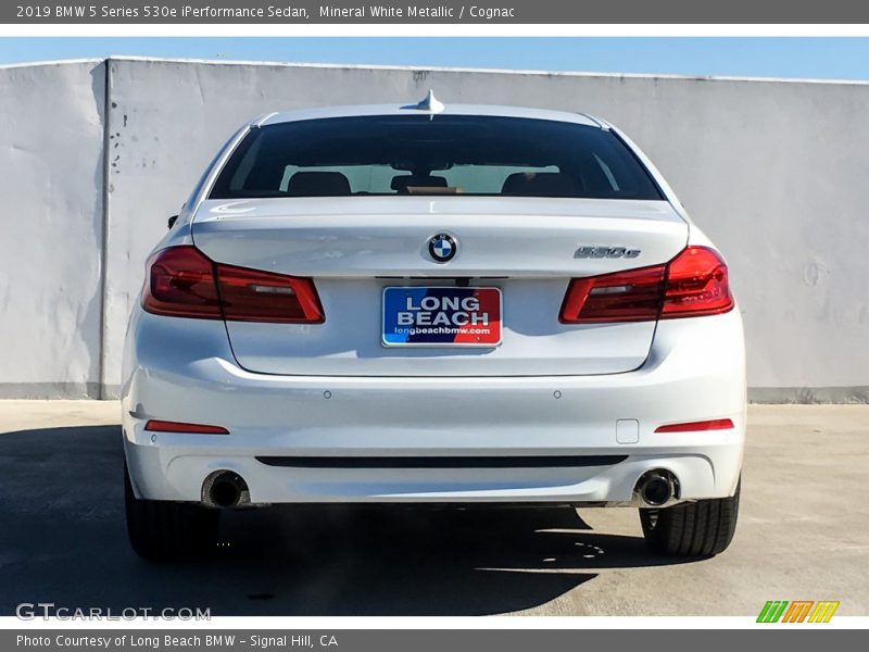 Mineral White Metallic / Cognac 2019 BMW 5 Series 530e iPerformance Sedan