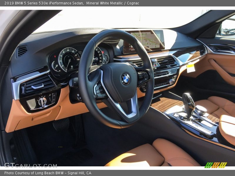 Mineral White Metallic / Cognac 2019 BMW 5 Series 530e iPerformance Sedan