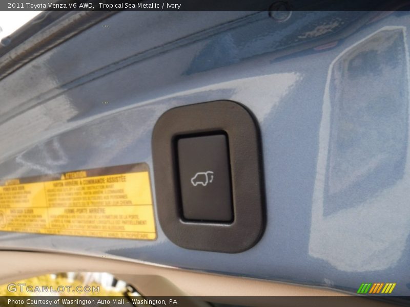 Tropical Sea Metallic / Ivory 2011 Toyota Venza V6 AWD