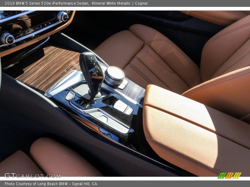 Mineral White Metallic / Cognac 2019 BMW 5 Series 530e iPerformance Sedan