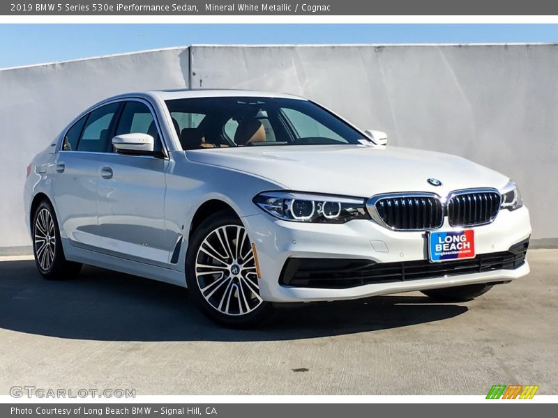 Mineral White Metallic / Cognac 2019 BMW 5 Series 530e iPerformance Sedan