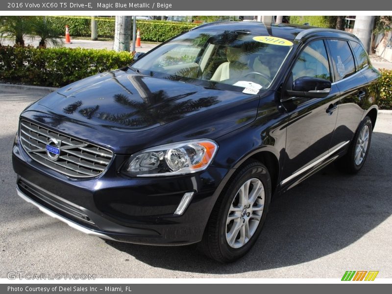 Magic Blue Metallic / Beige 2016 Volvo XC60 T5 Drive-E