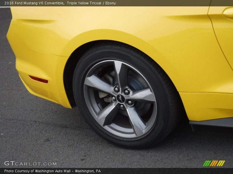 Triple Yellow Tricoat / Ebony 2016 Ford Mustang V6 Convertible