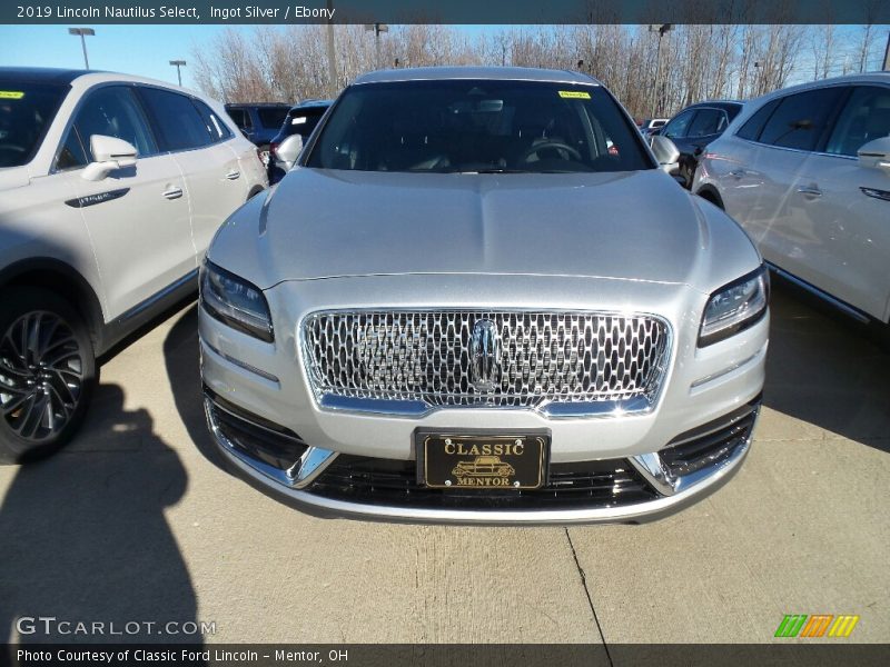 Ingot Silver / Ebony 2019 Lincoln Nautilus Select